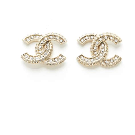 Boucles d'oreilles Chanel CC occasion 